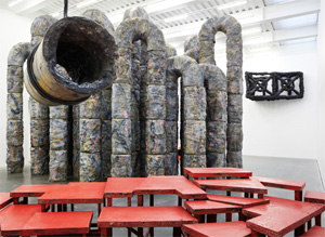 Phyllida Barlow's Siege (installation view) (photo by Benoit Pailley, New Museum, 2012)
