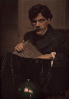 Edward Steichen's Alfred Stieglitz (Metropolitan Museum of Art, 1907)